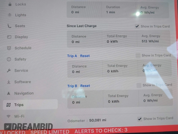 2018 Tesla Model 3 Long Range Battery z VIN 5YJ3E1EA8JF162130, wystawiony jako IAAI lot #41933015 z przebiegiem 50 081 mil mil oraz . Historia ofert i sprzedaży dostępna na DreamBid. Obrazek 7.