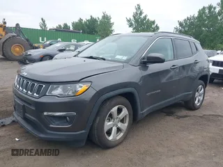 2020 Jeep Compass Latitude z VIN 3C4NJDBB4LT205322, wystawiony jako IAAI lot #42589298 z przebiegiem 50 665 mil mil oraz . Historia ofert i sprzedaży dostępna na DreamBid. Obrazek 17.