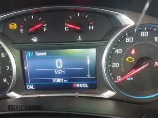 2020 Chevrolet Equinox LT with VIN 2GNAXLEX0L6132797, listed as a IAAI auction lot 41845477 with 31,901 mi miles. Bid and sale history available at carsss.com. Image 16.