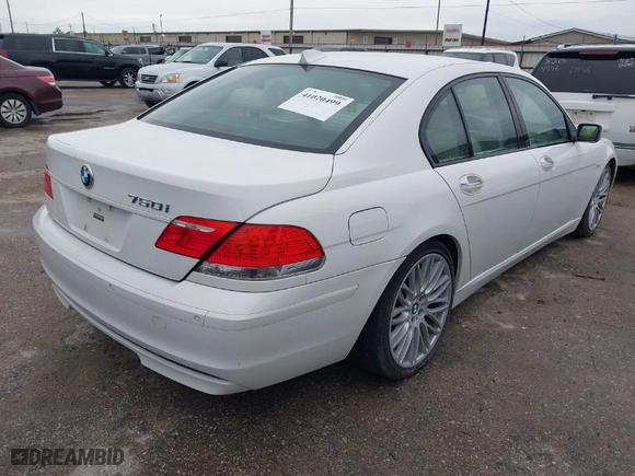 2007 BMW 7 Series 750i with VIN WBAHL83517DT09038, listed as a IAAI auction lot 41020499 with 1 mi miles. Bid and sale history available at carsss.com. Image 4.