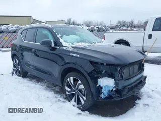 2024 Volvo XC40 с VIN YV4L12UF9R2331548, выставлен на аукционе IAAI как лот 41523541 с пробегом 8 058 миль миль и . История ставок и продаж доступна на DreamBid. Изображение 1.