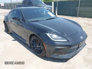 2024 Toyota 86 Premium z VIN JF1ZNBE19R8753925, wystawiony jako IAAI lot #42005778 z przebiegiem 8 127 mil mil oraz . Historia ofert i sprzedaży dostępna na DreamBid. Obrazek 1.