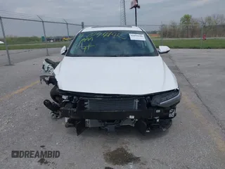 2025 Hyundai Elantra Limited z VIN KMHLN4DJ5SU134793, wystawiony jako IAAI lot #42044140 z przebiegiem 808 mil mil oraz . Historia ofert i sprzedaży dostępna na DreamBid. Obrazek 13.