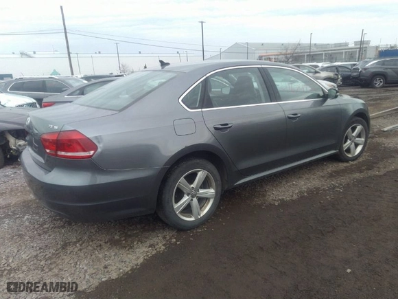 2014 Volkswagen Passat SE w/Sunroof with VIN 1VWBT7A34EC058651, listed as a IAAI auction lot 41674952 with 117,932 mi miles. Bid and sale history available at carsss.com. Image 4.