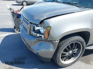 2012 Chevrolet Tahoe LTZ с VIN 1GNSCCE08CR297245, выставлен на аукционе IAAI как лот 40194964 с пробегом 117 007 миль миль и . История ставок и продаж доступна на DreamBid. Изображение 6.