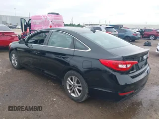 2016 Hyundai Sonata SE with VIN 5NPE24AF1GH388878, listed as a IAAI auction lot 39442510 with 158,111 mi miles and . Bid and sale history available at carsss.com. Image 3.