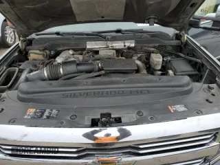 2017 Chevrolet Silverado 3500HD High Country with VIN 1GC4K1EYXHF234980, listed as a Copart auction lot 43928055 with 705,700 mi miles and Salvage Title. Bid and sale history available at DreamBid. Image 13.