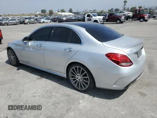 2016 Mercedes-Benz C 300 z VIN 55SWF4JB9GU140638, wystawiony jako Copart lot #52838255 z przebiegiem 92 659 mil mil oraz Szkoda całkowita • Salvage title. Historia ofert i sprzedaży dostępna na DreamBid. Obrazek 2.