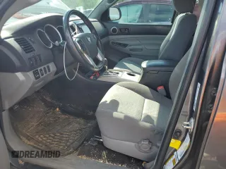 2014 Toyota Tacoma PreRunner z VIN 5TFJU4GN2EX054013, wystawiony jako Copart lot #56953795 z przebiegiem 183 484 mil mil oraz Szkoda całkowita • Salvage title. Historia ofert i sprzedaży dostępna na DreamBid. Obrazek 7.