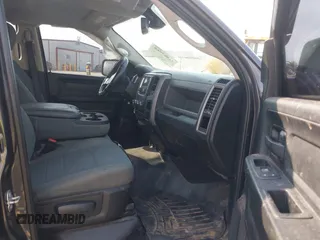 2018 Ram 1500 Express z VIN 1C6RR7KT0JS276527, wystawiony jako IAAI lot #41967968 z przebiegiem 200 964 mil mil oraz . Historia ofert i sprzedaży dostępna na DreamBid. Obrazek 5.