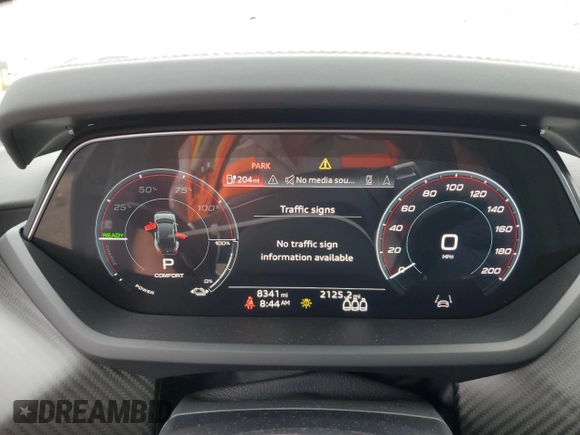 2022 Audi e-tron GT Prestige z VIN WAUEJBFW2N7006629, wystawiony jako Copart lot #45069554 z przebiegiem 8 341 mil mil oraz . Historia ofert i sprzedaży dostępna na DreamBid. Obrazek 9.