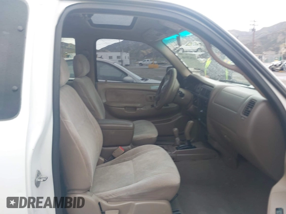 2001 Toyota Tacoma z VIN 5TEWN72N11Z820568, wystawiony jako IAAI lot #41820146 z przebiegiem 188 430 mil mil oraz . Historia ofert i sprzedaży dostępna na DreamBid. Obrazek 5.