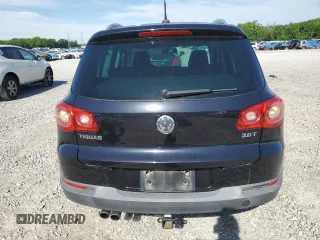 2010 Volkswagen Tiguan Wolfsburg Edition z VIN WVGAV7AX2AW527803, wystawiony jako Copart lot #55920475 z przebiegiem 107 682 mil mil oraz Szkoda całkowita • Salvage title. Historia ofert i sprzedaży dostępna na DreamBid. Obrazek 6.