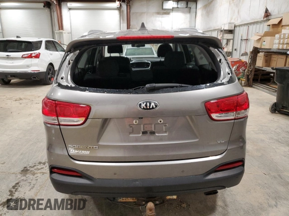 2018 Kia Sorento LX with VIN 5XYPG4A5XJG374879, listed as a Copart auction lot 53319395 with 121,443 mi miles and Clean Title. Bid and sale history available at DreamBid. Image 6.