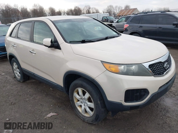 2011 Kia Sorento LX with VIN 5XYKT3A11BG048614, listed as a IAAI auction lot 41866733 with 221,612 mi miles. Bid and sale history available at carsss.com. Image 1.