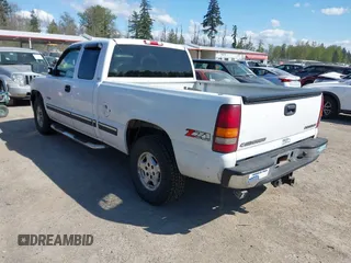 2002 Chevrolet Silverado 1500 LS with VIN 1GCEK19T92E245890, listed as a IAAI auction lot 42097307 with 221,442 mi miles. Bid and sale history available at carsss.com. Image 3.
