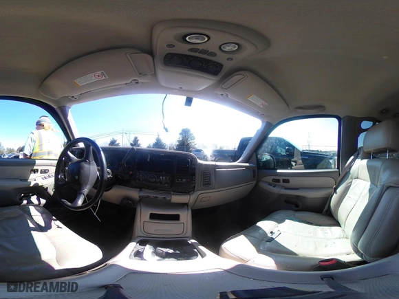2000 Chevrolet New Tahoe LT with VIN 1GNEK13TXYJ191872, listed as a IAAI auction lot 41860033 with 1 mi miles. Bid and sale history available at carsss.com. Image 18.