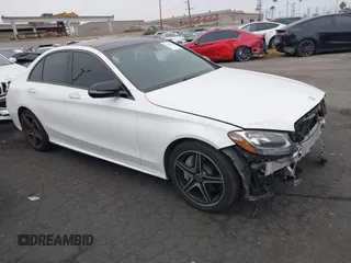 2017 Mercedes-Benz C 300 с VIN 55SWF4KB0HU213945, выставлен на аукционе IAAI как лот 42441143 с пробегом 100 274 миль миль и . История ставок и продаж доступна на DreamBid. Изображение 1.