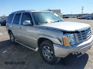 2006 Cadillac Escalade z VIN 1GYEK63N46R132204, wystawiony jako IAAI lot #41831944 z przebiegiem 237 732 mil mil oraz . Historia ofert i sprzedaży dostępna na DreamBid. Obrazek 1.