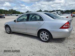 2004 Mercedes-Benz C 320 with VIN WDBRF64J94F458584, listed as a Copart auction lot 71086584 with 112,052 mi miles and Salvage Title. Bid and sale history available at DreamBid. Image 2.