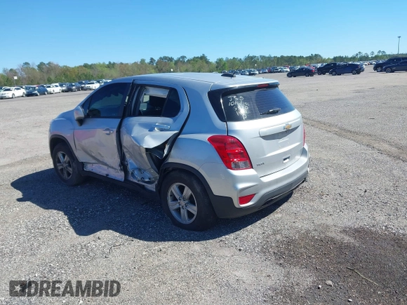 2021 Chevrolet Trax LS with VIN KL7CJKSB7MB306320, listed as a IAAI auction lot 40602503 with 1 mi miles. Bid and sale history available at carsss.com. Image 3.