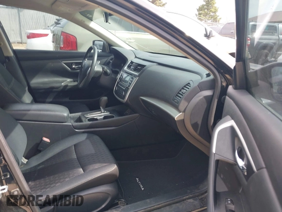 2018 Nissan Altima 2.5 S with VIN 1N4AL3AP3JC270628, listed as a IAAI auction lot 42148978 with 62,561 mi miles. Bid and sale history available at carsss.com. Image 5.