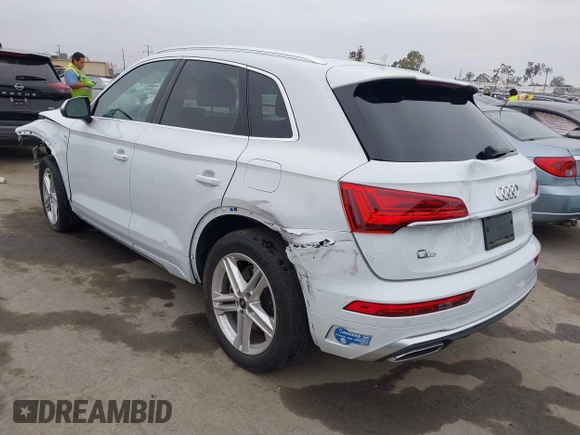2021 Audi Q5 Premium Plus z VIN WA1E2AFY5M2071265, wystawiony jako IAAI lot #42348388 z przebiegiem 25 924 mil mil oraz . Historia ofert i sprzedaży dostępna na DreamBid. Obrazek 3.