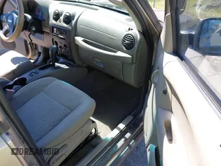 2006 Jeep Liberty Sport with VIN 1J4GL48556W104853, listed as a IAAI auction lot 41715122 with 185,465 mi miles and . Bid and sale history available at carsss.com. Image 5.