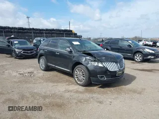 2013 Lincoln MKX with VIN 2LMDJ8JKXDBL23764, listed as a IAAI auction lot 41912059 with 118,568 mi miles. Bid and sale history available at carsss.com. Image 1.