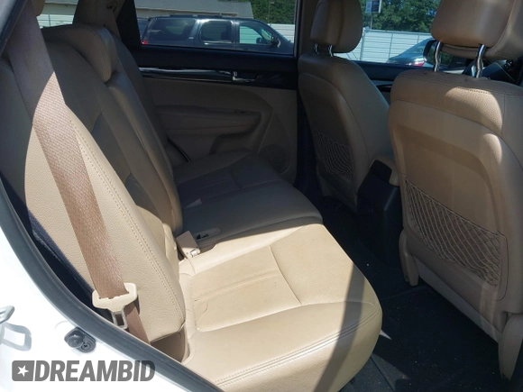 2011 Kia Sorento EX z VIN 5XYKU4A23BG041627, wystawiony jako IAAI lot #42409457 z przebiegiem Nie podano mil oraz . Historia ofert i sprzedaży dostępna na DreamBid. Obrazek 8.