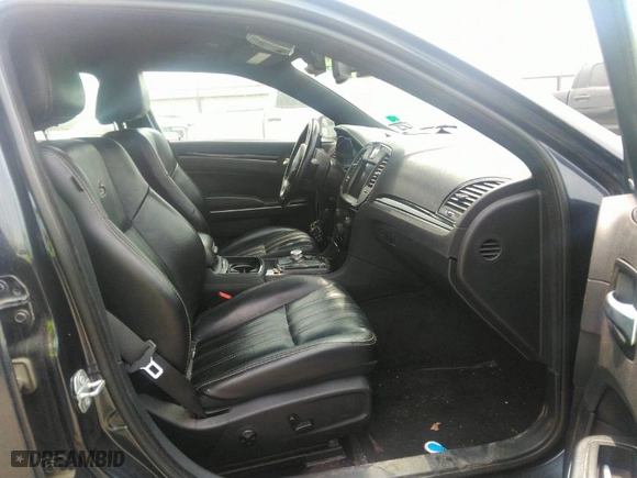 2019 Chrysler 300 with VIN 2C3CCABG8KH515237, listed as a IAAI auction lot 41285931 with NaN miles. Bid and sale history available at carsss.com. Image 5.