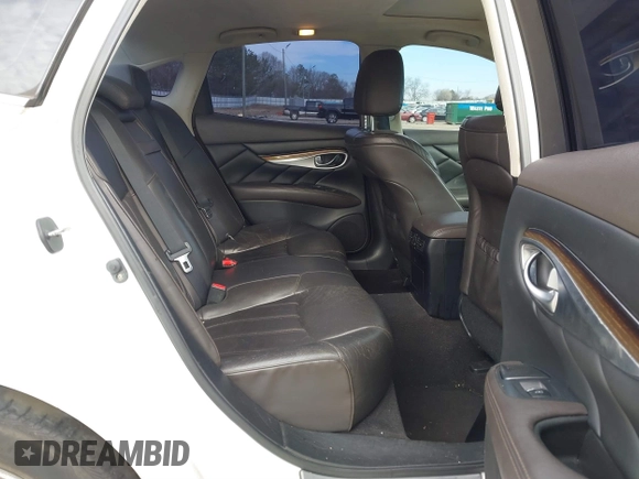 2013 Infiniti M with VIN JN1BY1APXDM510764, listed as a IAAI auction lot 41706993 with 226,416 mi miles and . Bid and sale history available at carsss.com. Image 8.