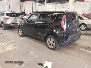 2014 Kia Soul with VIN KNDJN2A28E7110441, listed as a IAAI auction lot 41870022 with 146,981 mi miles. Bid and sale history available at carsss.com. Image 3.