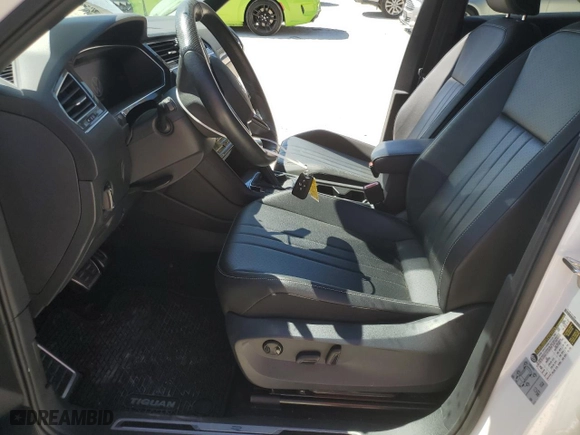 2022 Volkswagen Tiguan SE R-Line Black with VIN 3VVCB7AX8NM029182, listed as a Copart auction lot 47950585 with 43,754 mi miles and Salvage Title. Bid and sale history available at carsss.com. Image 7.