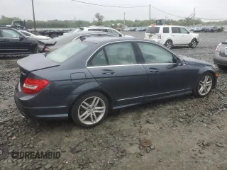 2013 Mercedes-Benz C 300 Sport z VIN WDDGF8AB9DR272176, wystawiony jako Copart lot #57334095 z przebiegiem 125 027 mil mil oraz Szkoda całkowita • Salvage title. Historia ofert i sprzedaży dostępna na DreamBid. Obrazek 3.