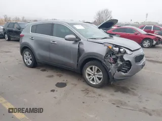 2017 Kia Sportage LX z VIN KNDPMCACXH7235912, wystawiony jako IAAI lot #41562750 z przebiegiem 104 908 mil mil oraz . Historia ofert i sprzedaży dostępna na DreamBid. Obrazek 1.