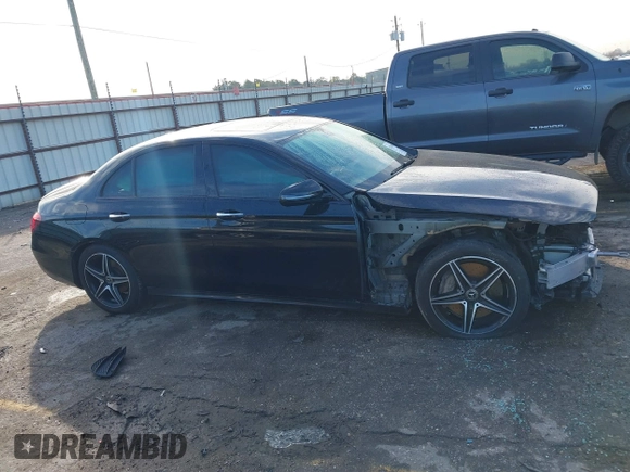 2018 Mercedes-Benz E-Class E 300 with VIN WDDZF4JB0JA299018, listed as a IAAI auction lot 41364406 with 89,697 mi miles. Bid and sale history available at carsss.com. Image 14.