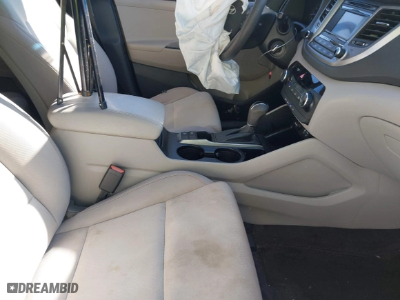 2016 Hyundai Tucson SE with VIN KM8J33A42GU238820, listed as a IAAI auction lot 41657093 with 47,319 mi miles. Bid and sale history available at carsss.com. Image 5.