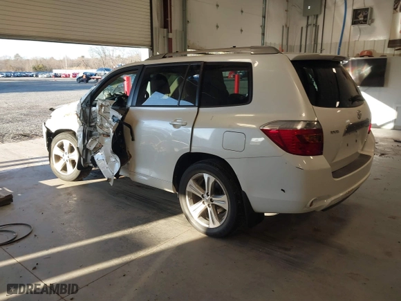 2009 Toyota Highlander Sport with VIN JTEES43A192117756, listed as a IAAI auction lot 41549335 with 111,943 mi miles. Bid and sale history available at carsss.com. Image 3.