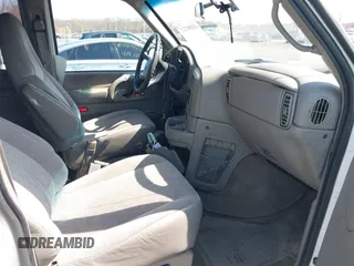 2003 Chevrolet Astro with VIN 1GNDM19X43B100114, listed as a IAAI auction lot 41898727 with 130,473 mi miles. Bid and sale history available at carsss.com. Image 5.
