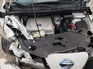 2015 Nissan LEAF SV with VIN 1N4AZ0CPXFC334469, listed as a Copart auction lot 69152122 with 26,547 mi miles. Bid and sale history available at carsss.com. Image 11.