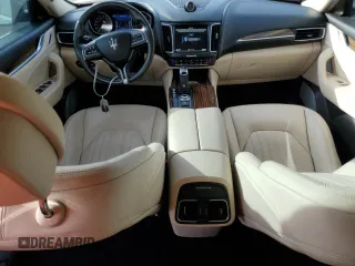 2019 Maserati Levante GranLusso z VIN ZN661XUL8KX337416, wystawiony jako Copart lot #73306924 z przebiegiem 43 891 mil mil oraz Tytuł czysty. Historia ofert i sprzedaży dostępna na DreamBid. Obrazek 7.