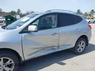 2011 Nissan Rogue SV z VIN JN8AS5MV1BW682862, wystawiony jako IAAI lot #41932618 z przebiegiem 106 558 mil mil oraz . Historia ofert i sprzedaży dostępna na DreamBid. Obrazek 6.