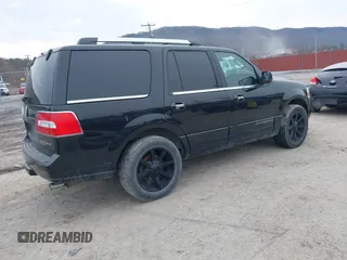 2012 Lincoln Navigator z VIN 5LMJJ2J50CEL04050, wystawiony jako IAAI lot #41659496 z przebiegiem 177 120 mil mil oraz . Historia ofert i sprzedaży dostępna na DreamBid. Obrazek 4.