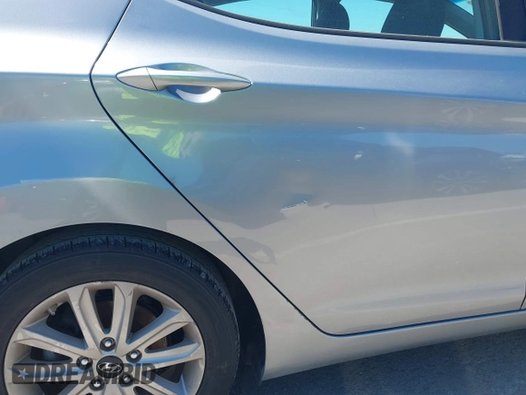 2015 Hyundai Elantra SE z VIN 5NPDH4AE1FH594301, wystawiony jako IAAI lot #42336071 z przebiegiem 171 024 mil mil oraz . Historia ofert i sprzedaży dostępna na DreamBid. Obrazek 6.