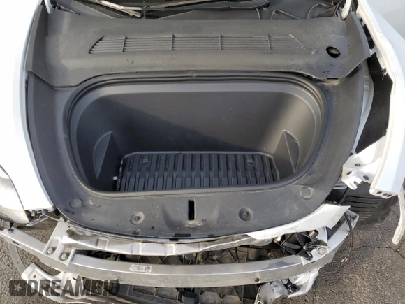 2023 Tesla Model Y Long Range with VIN 7SAYGDEE5PA125887, listed as a Copart auction lot 43188655 with 31,472 mi miles and Salvage Title. Bid and sale history available at DreamBid. Image 14.