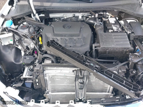 2024 Volkswagen Tiguan S with VIN 3VVRB7AXXRM146228, listed as a IAAI auction lot 40992502 with 2,392 mi miles. Bid and sale history available at carsss.com. Image 10.