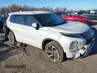 2022 Mitsubishi Outlander SE z VIN JA4J4UA80NZ066730, wystawiony jako IAAI lot #41891430 z przebiegiem 47 260 mil mil oraz . Historia ofert i sprzedaży dostępna na DreamBid. Obrazek 1.