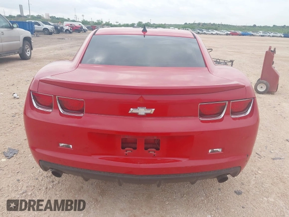2013 Chevrolet Camaro LT z VIN 2G1FB1E32D9199408, wystawiony jako IAAI lot #42140199 z przebiegiem 204 629 mil mil oraz . Historia ofert i sprzedaży dostępna na DreamBid. Obrazek 16.