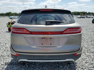 2018 Lincoln MKC Select z VIN 5LMCJ2C97JUL28874, wystawiony jako Copart lot #53929945 z przebiegiem 62 775 mil mil oraz Szkody całkowita. Historia ofert i sprzedaży dostępna na DreamBid. Obrazek 6.
